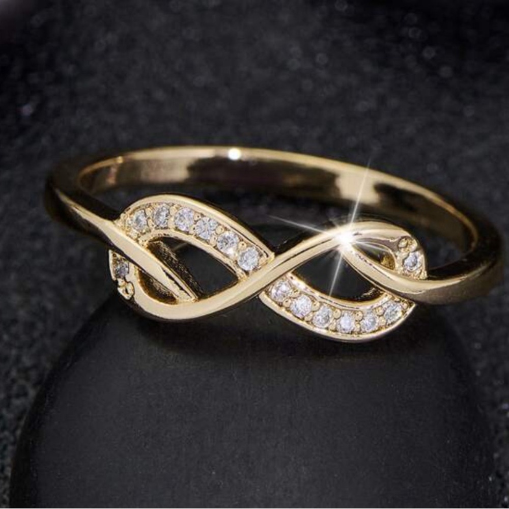 🌹Gold Cubic‎ Zirconia Infinity Ring